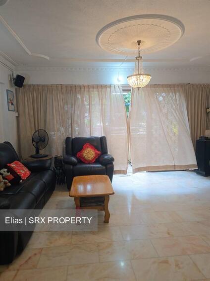 Blk 548 Jurong West Street 42 (Jurong West), HDB Executive #570633011